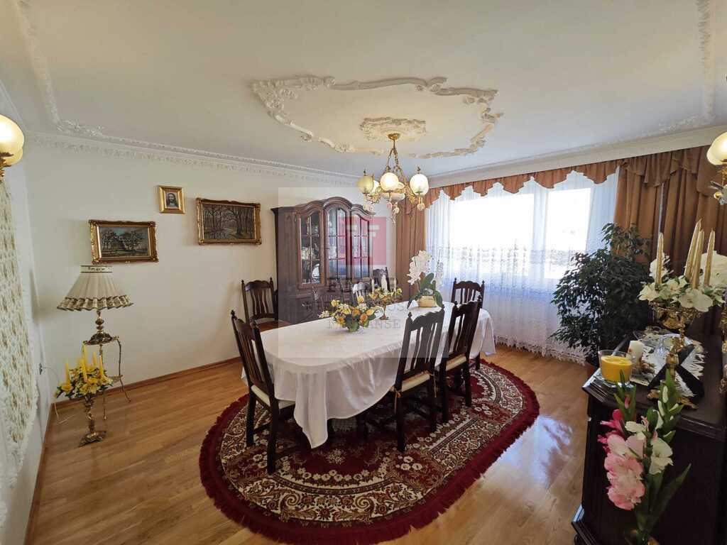 Duży, przestrzeny dom na sprzedaż, 260m2. (18)