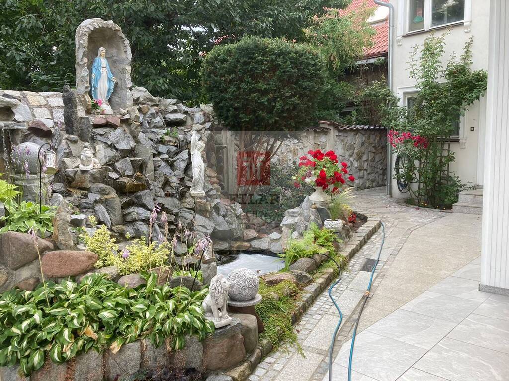 Duży, przestrzeny dom na sprzedaż, 260m2. (29)