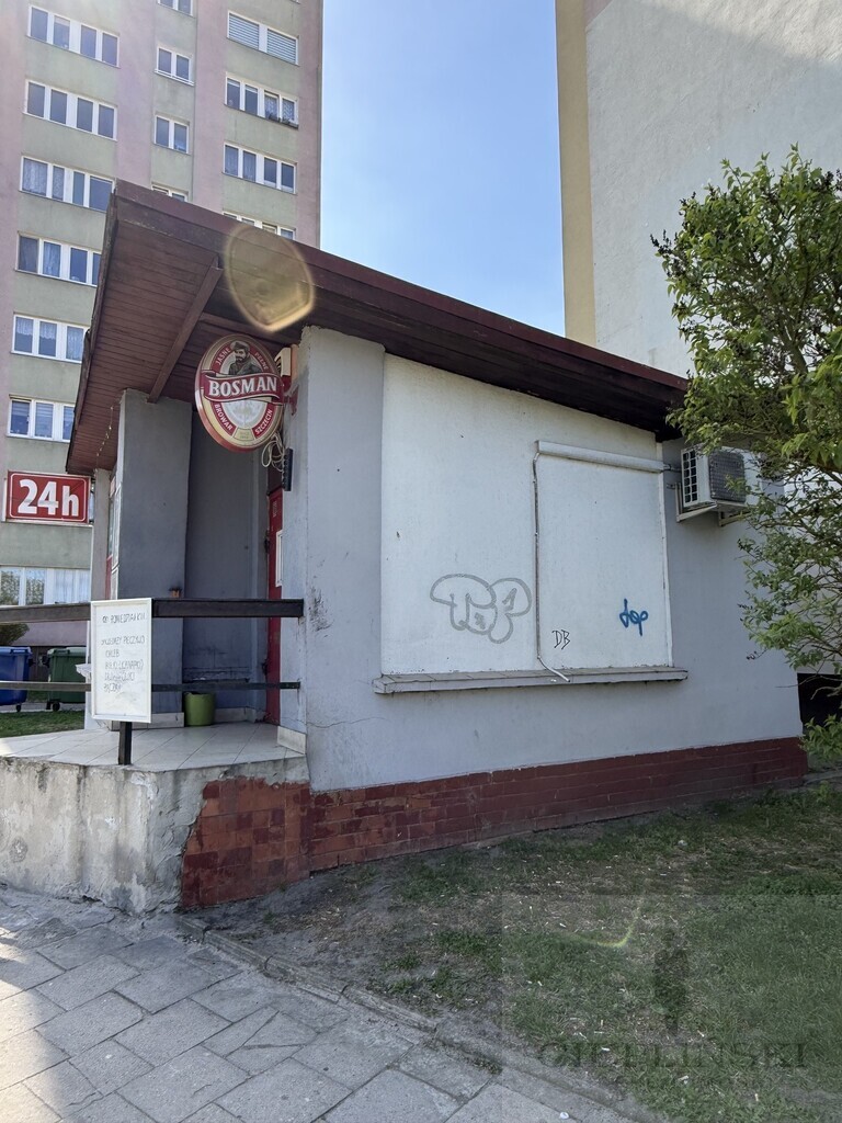 NA SPRZEDAŻ LOKAL OS. ZAWADZKIEGO (3)