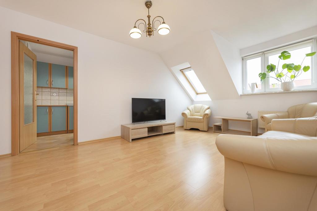 Kawalerka z prywatnym miejscem postojowym (5)