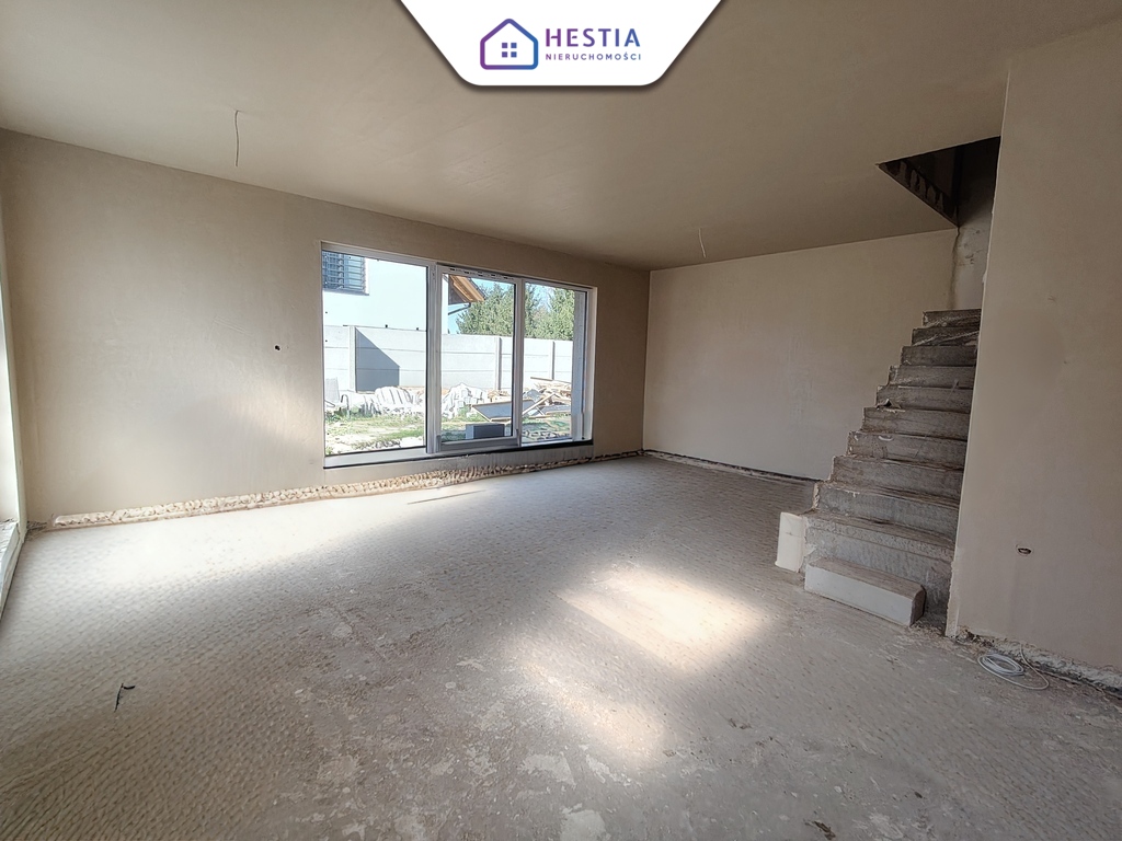 Dom z garażem i ogródkiem - idealny dla rodziny! (2)