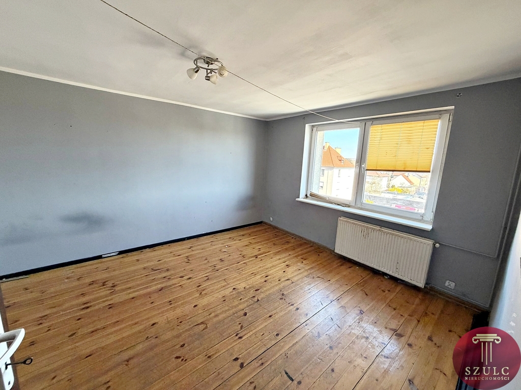 Pogodno  mieszkanie na poddaszu do remontu. (1)