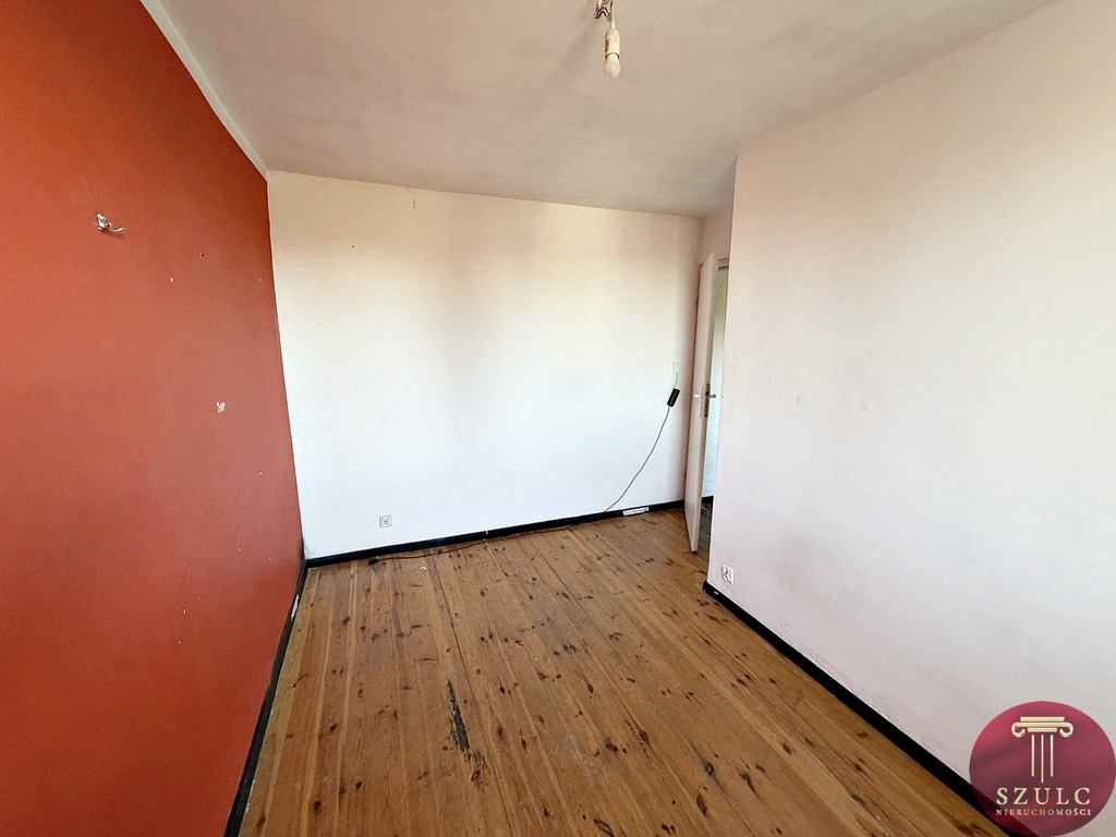 Pogodno  mieszkanie na poddaszu do remontu. (5)