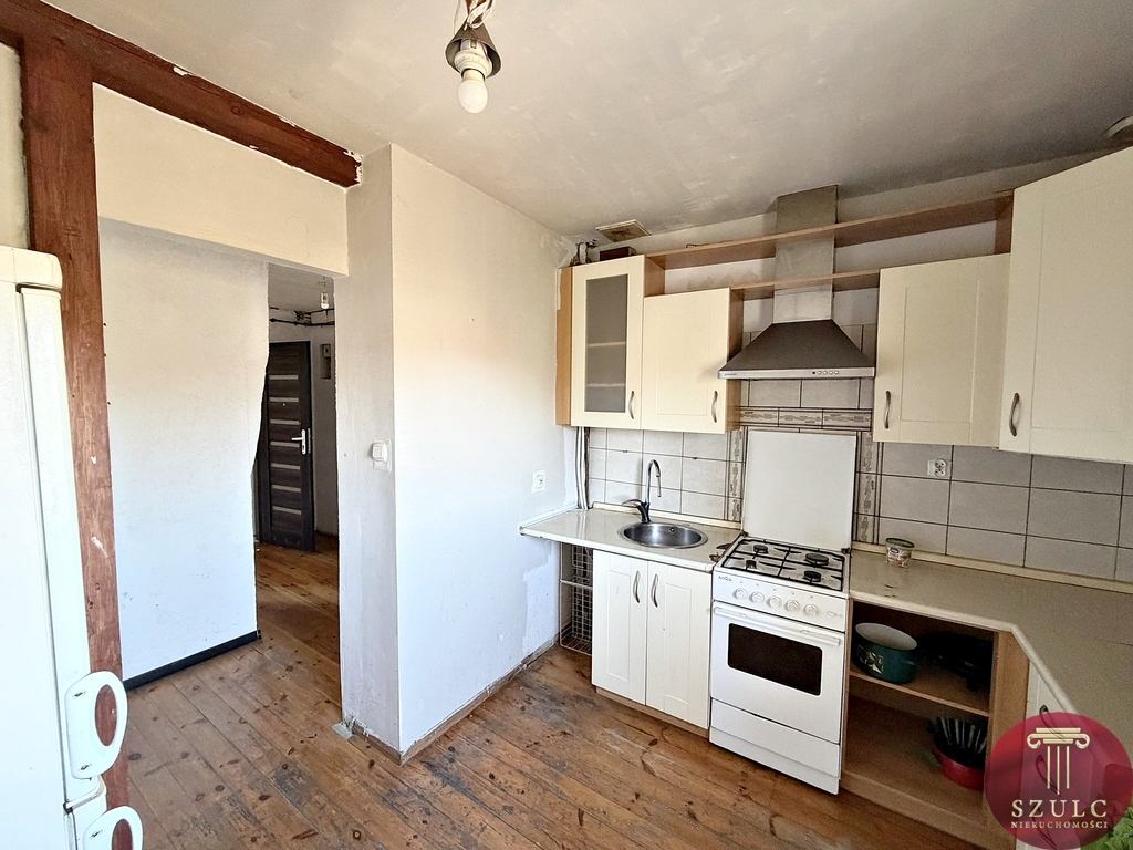 Pogodno  mieszkanie na poddaszu do remontu. (7)