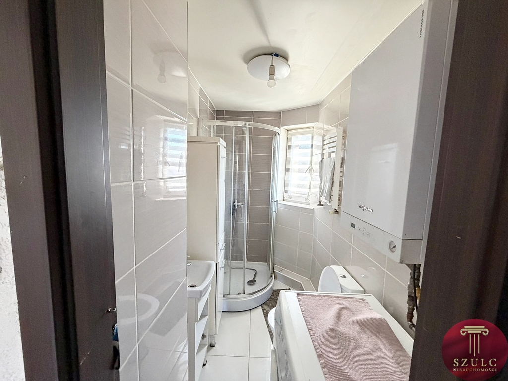 Pogodno  mieszkanie na poddaszu do remontu. (9)