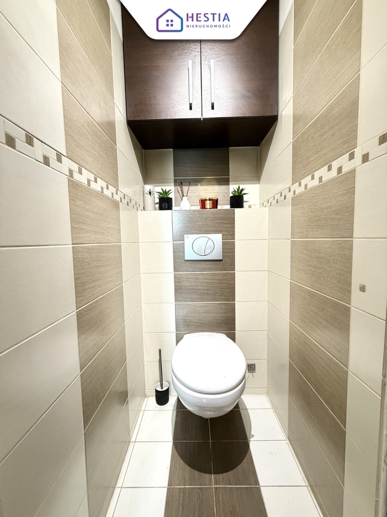 2-pok z oddzielną kuchnią . Balkon, piwnica. (9)