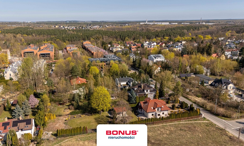 Dom wolnostojący + 2 garaże + Działka > 0,2 ha (3)