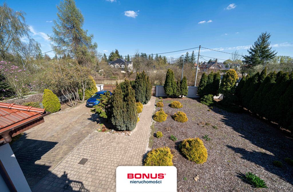 Dom wolnostojący + 2 garaże + Działka > 0,2 ha (21)