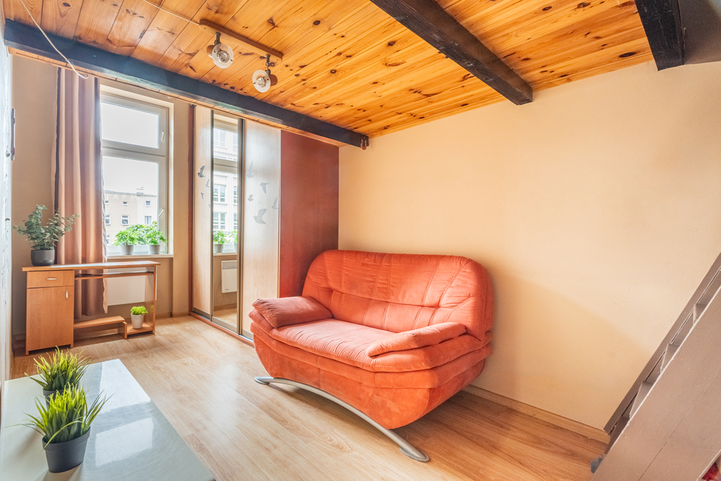 2 pokoje oddzielna kuchnia, piwnica w Centrum. (7)