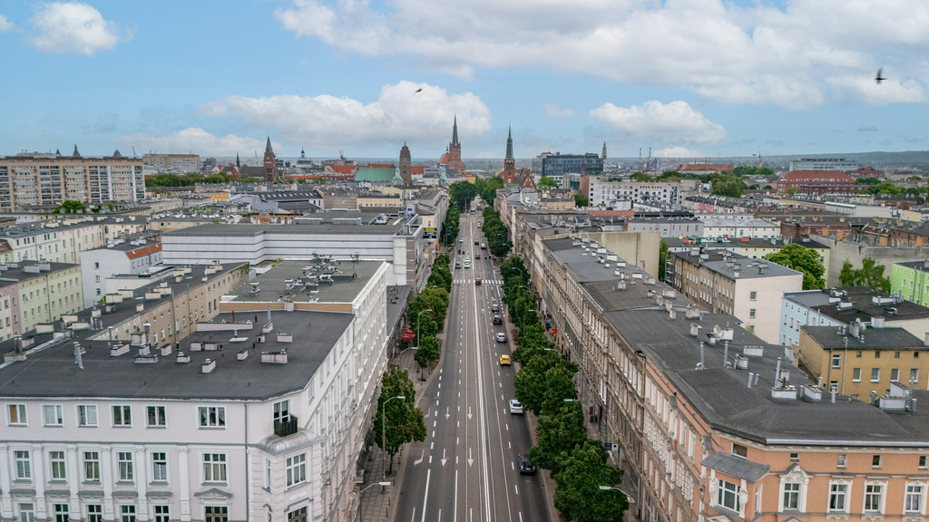 2 pokoje oddzielna kuchnia, piwnica w Centrum. (11)