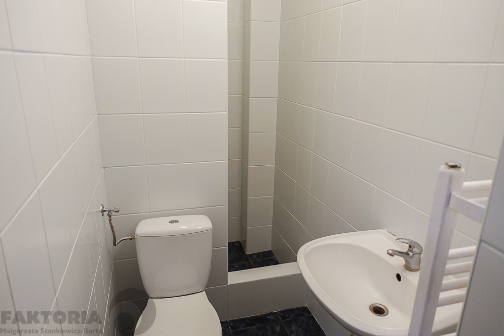 Pół bliźniaka, 2 garaże, basen, działka 613 m2, (10)