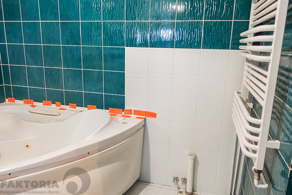 Pół bliźniaka, 2 garaże, basen, działka 613 m2, (18)