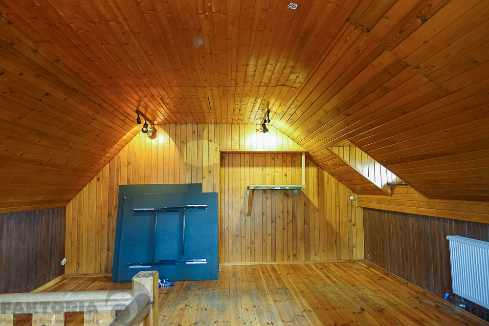 Pół bliźniaka, 2 garaże, basen, działka 613 m2, (22)