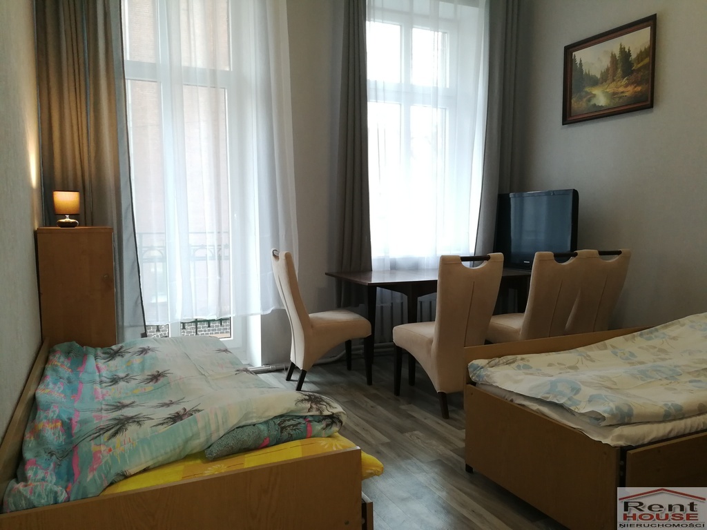 Mieszkanie 3-4 pokoje, balkon, centrum (5)