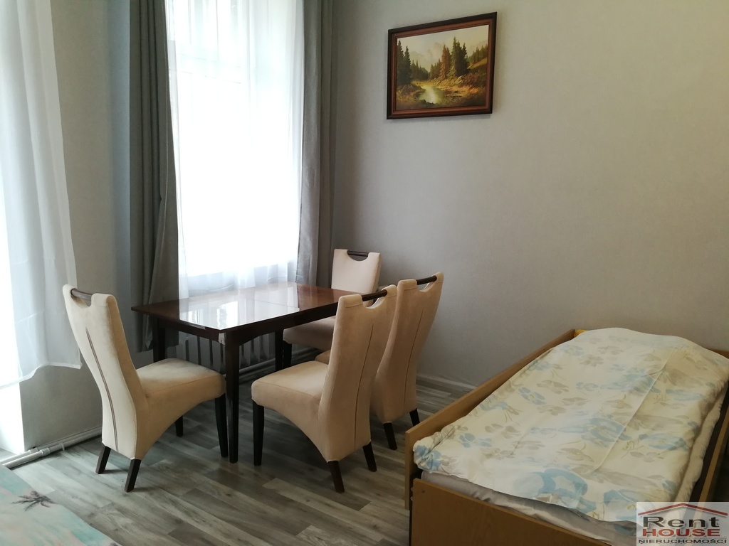 Mieszkanie 3-4 pokoje, balkon, centrum (6)