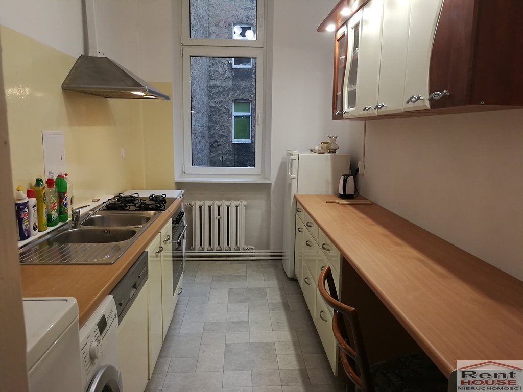 Mieszkanie 3-4 pokoje, balkon, centrum (10)