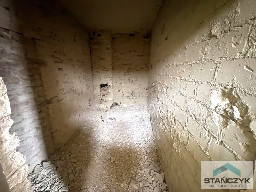 Okazja Bliźniak do remontu - Działka (9)
