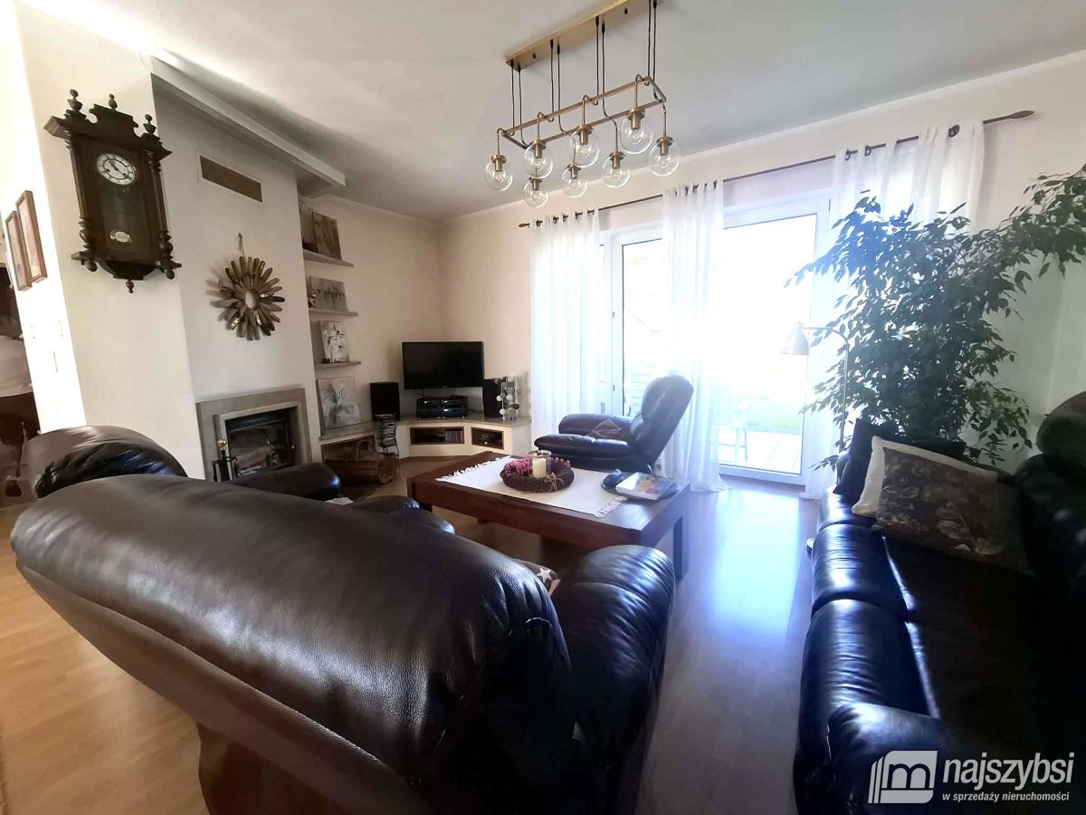 Płoty - dom z lokalem użytkowym +2 garaże (5)