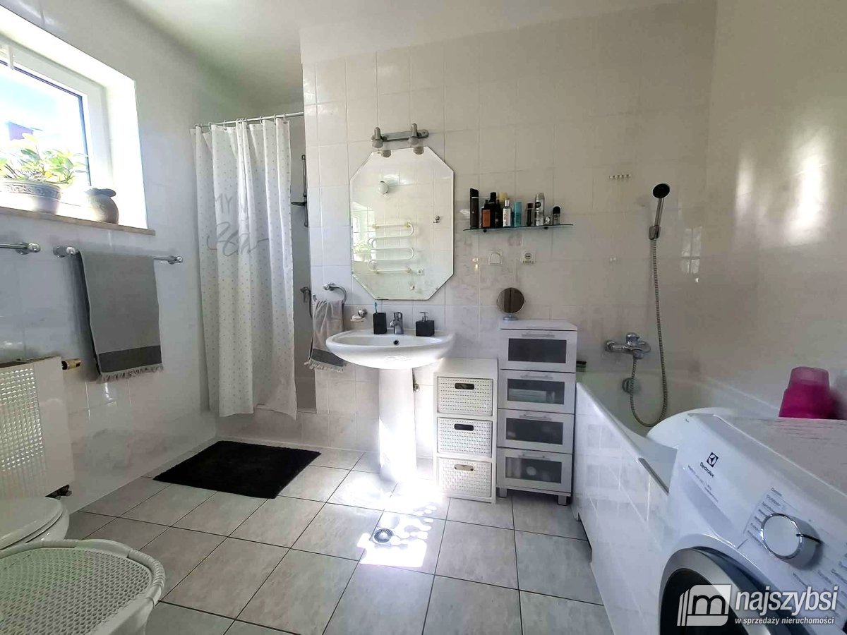 Płoty - dom z lokalem użytkowym +2 garaże (6)