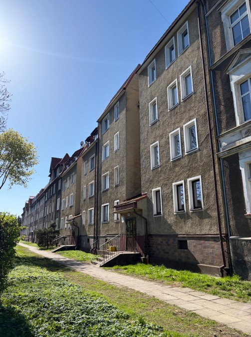 MIESZKANIE 3 POKOJE BALKON PARTER PARKING (1)