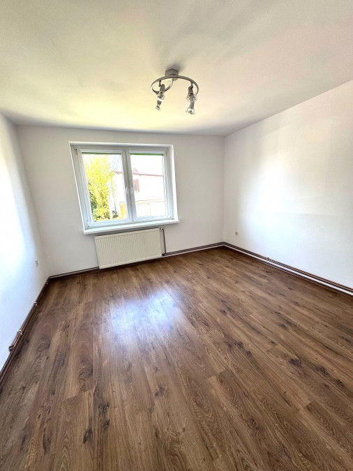 MIESZKANIE 3 POKOJE BALKON PARTER PARKING (2)