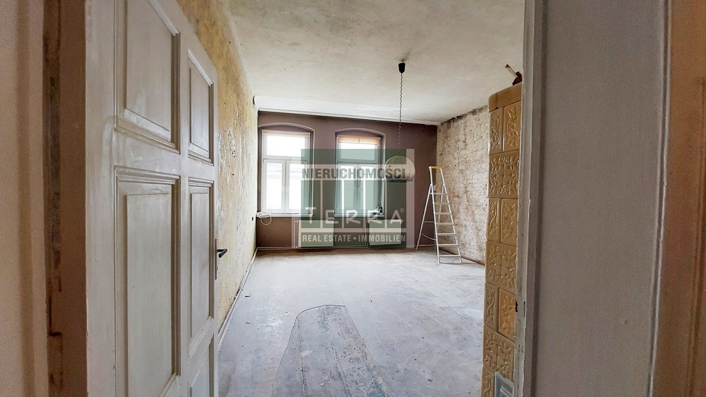 KAWALERKA w kamienicy z potencjałem! (11)