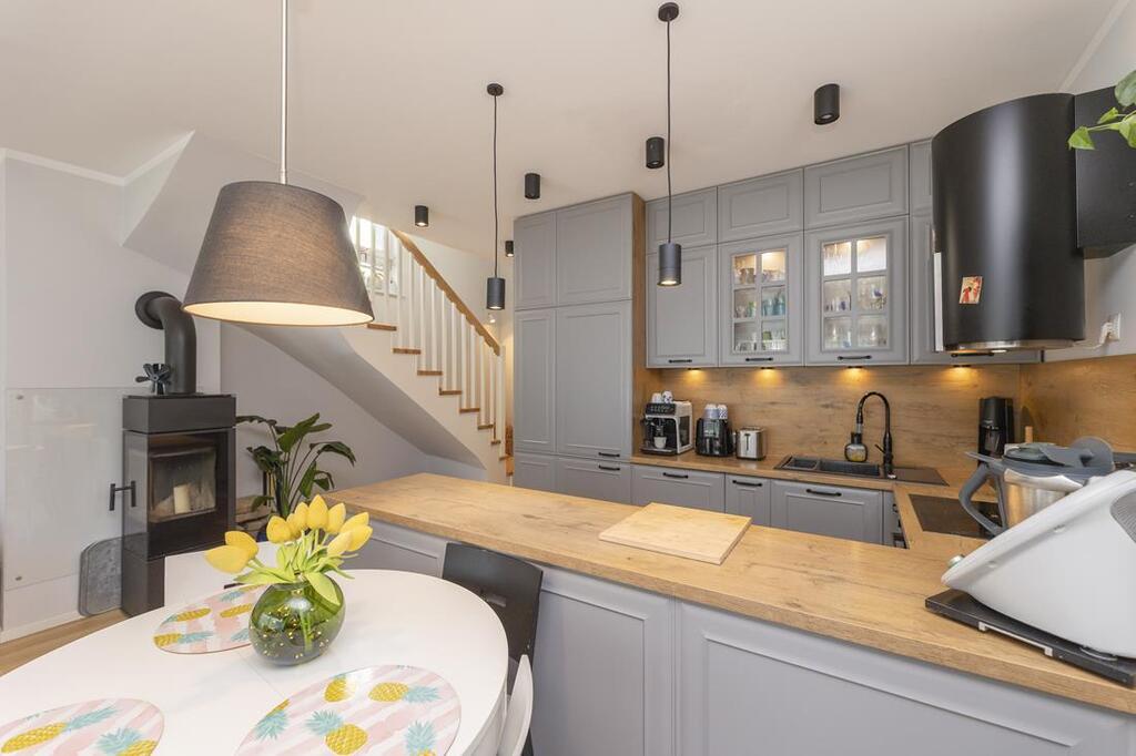 Modny i wygodny dom w super lokalizacji (6)