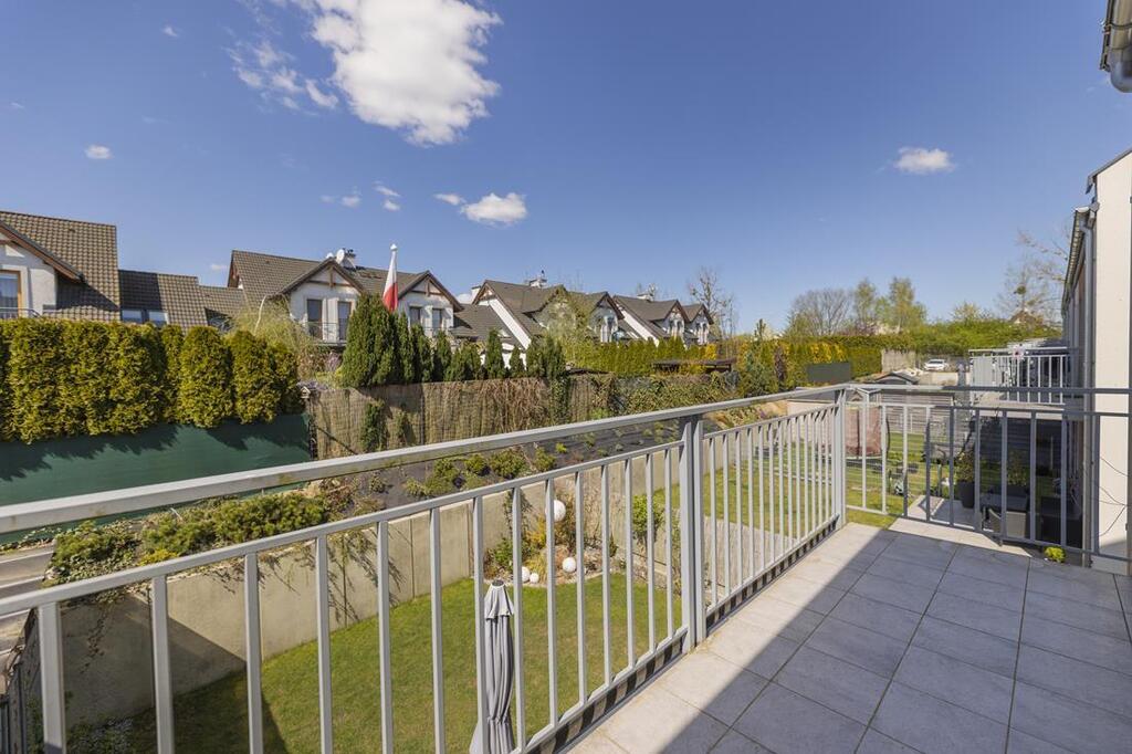 Modny i wygodny dom w super lokalizacji (15)