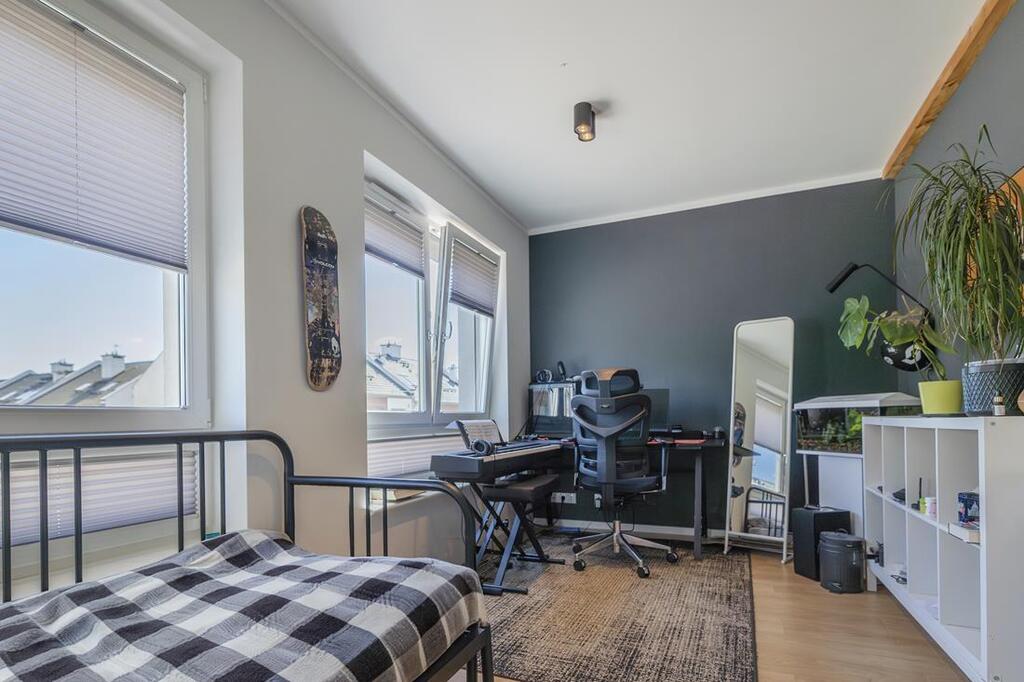 Modny i wygodny dom w super lokalizacji (18)