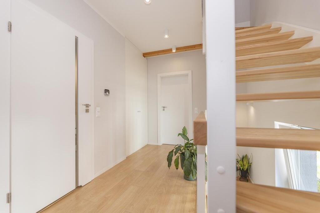 Modny i wygodny dom w super lokalizacji (21)