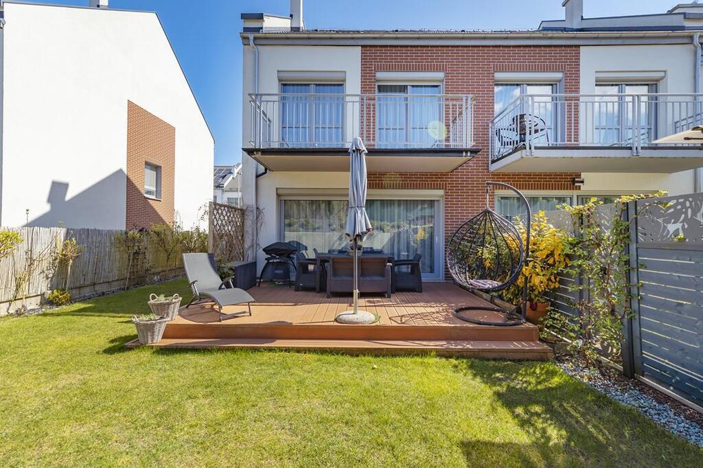 Modny i wygodny dom w super lokalizacji (28)