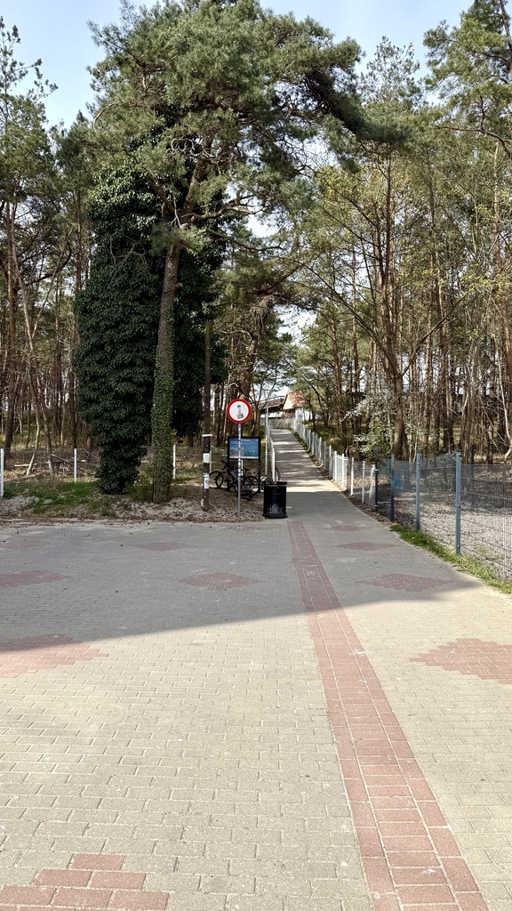 Na sprzedaż Hotel z restauracją i salonem gier ! (13)