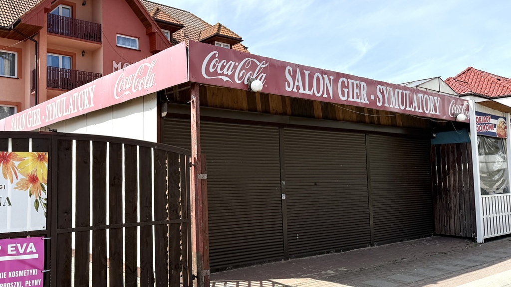 Na sprzedaż Hotel z restauracją i salonem gier ! (10)