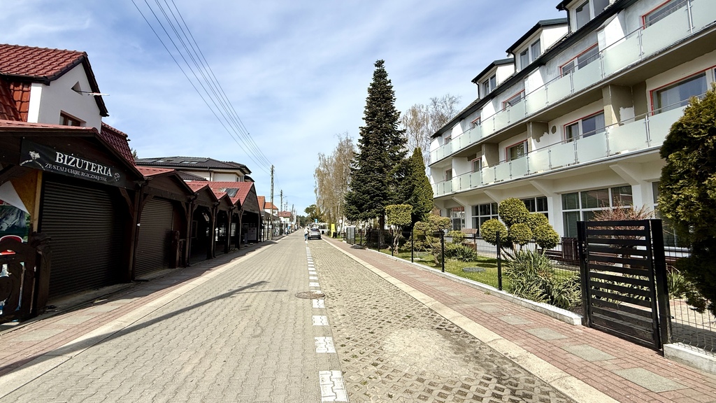 Na sprzedaż Hotel z restauracją i salonem gier ! (5)