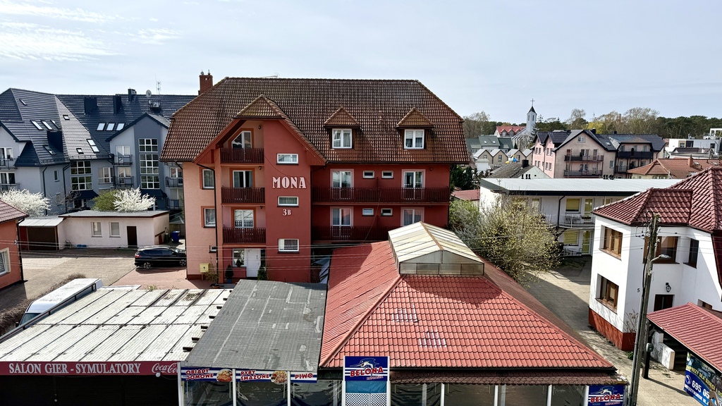 Na sprzedaż Hotel z restauracją i salonem gier ! (2)