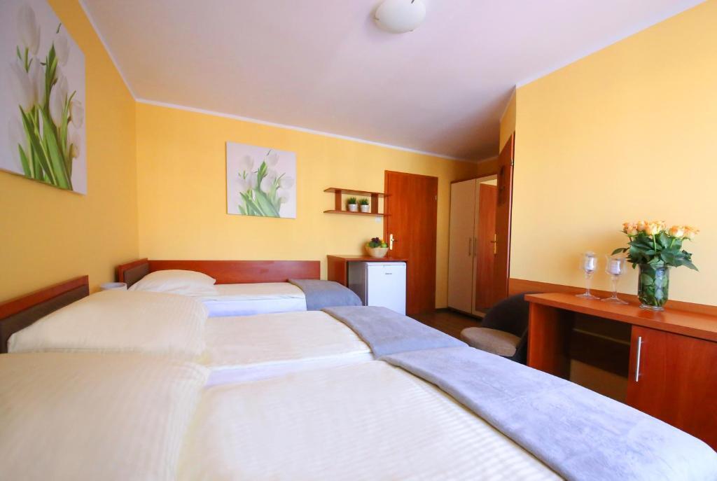 Na sprzedaż Hotel z restauracją i salonem gier ! (19)