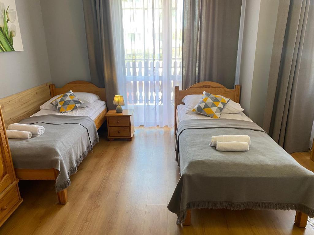 Na sprzedaż Hotel z restauracją i salonem gier ! (30)