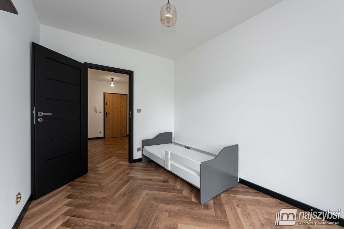 Kołobrzeg-2pok. z miejscem  postojowym i ogródkiem (10)