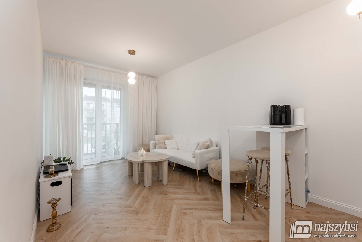 Kołobrzeg-2pok. z miejscem  postojowym i komórką (14)