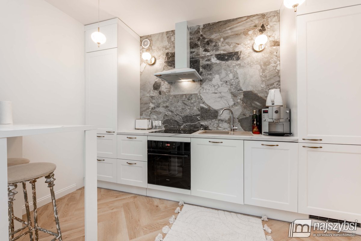 Kołobrzeg-2pok. z miejscem  postojowym i komórką (2)