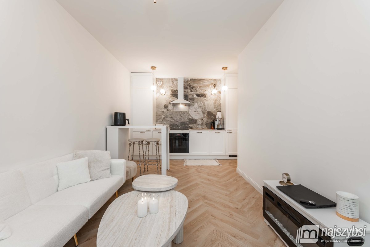 Kołobrzeg-2pok. z miejscem  postojowym i komórką (3)