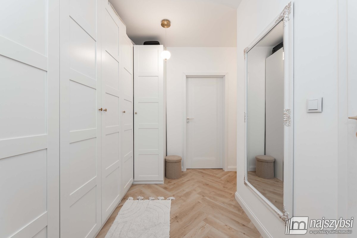 Kołobrzeg-2pok. z miejscem  postojowym i komórką (4)