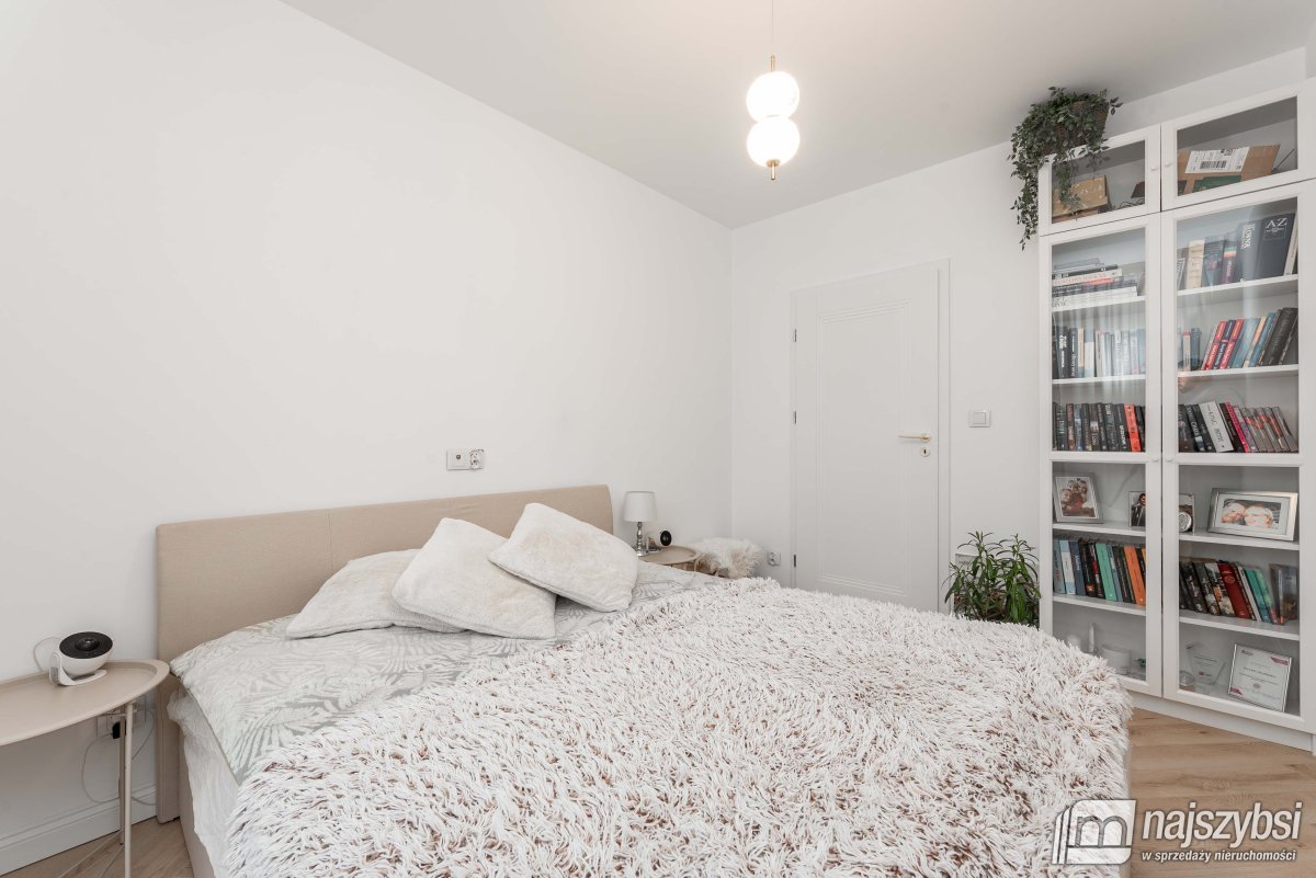 Kołobrzeg-2pok. z miejscem  postojowym i komórką (7)