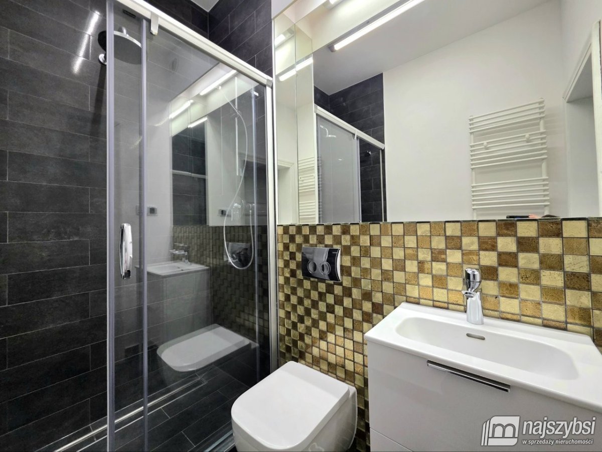 Przestronne 4-pokojowe mieszkanie w kamienicy (11)