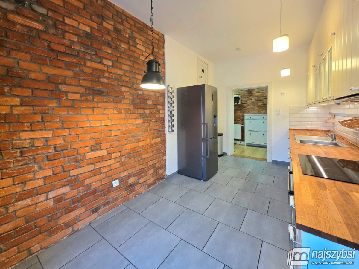 Przestronne 4-pokojowe mieszkanie w kamienicy (12)