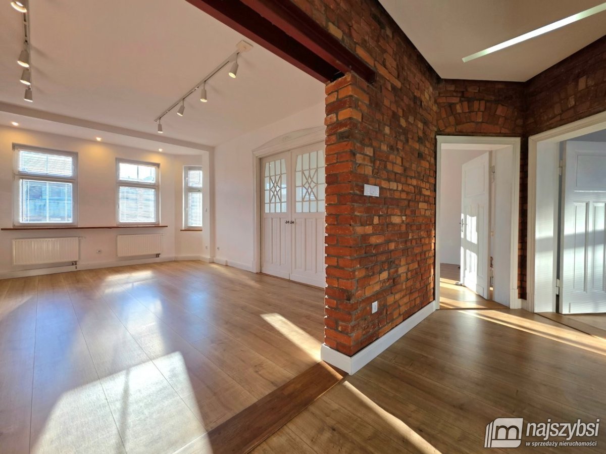 Przestronne 4-pokojowe mieszkanie w kamienicy (3)