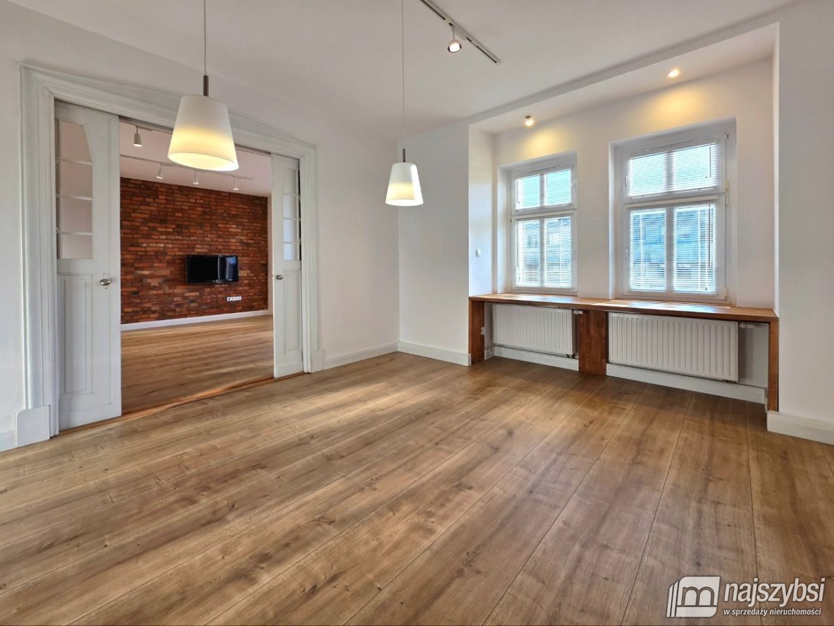 Przestronne 4-pokojowe mieszkanie w kamienicy (5)