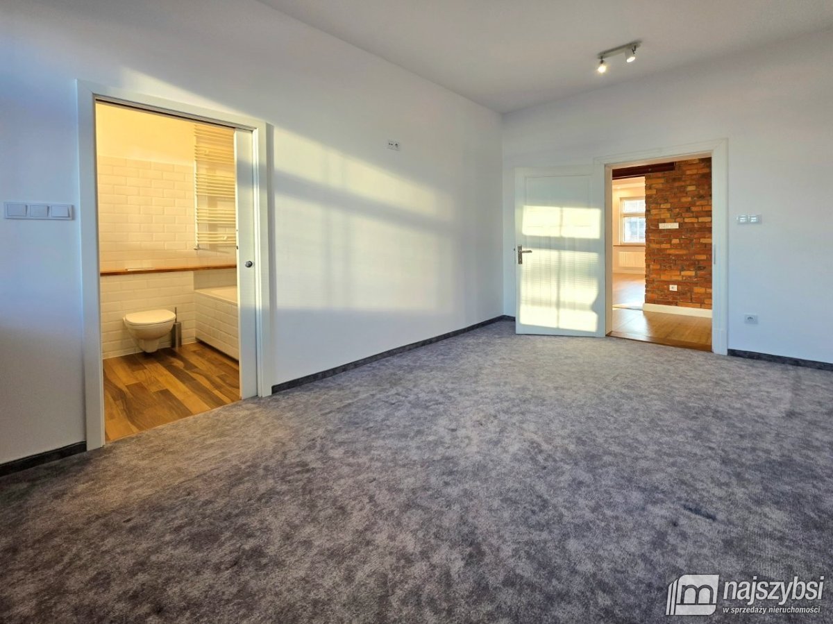 Przestronne 4-pokojowe mieszkanie w kamienicy (9)