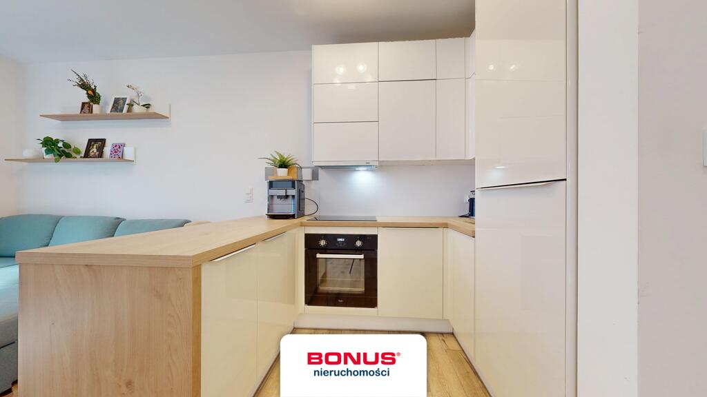 Apartament z ogródkiem i miejscem parkingowym. (3)