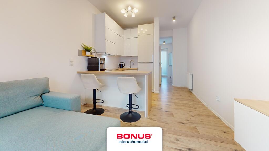 Apartament z ogródkiem i miejscem parkingowym. (2)